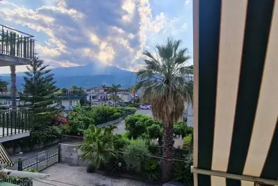 Image de Appartement 'I Ciottoli Dello Ionio - Apt 10' avec vue sur la mer, terrasse commune et balcon