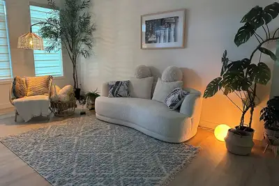 Image de Sol & Sandstone – Mykonos-Inspired Modern Retreat