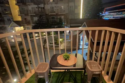 Image de Moldex Baguio avec balcon, Wi-Fi et Netflix à proximité de la ville