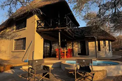 Image de 3-bedroom villa in lovely Marloth Park with WiFi, Ac and Loadshedding Backup.