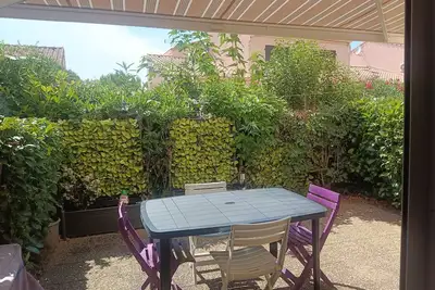 Image de T2 Rénové avec Terrasse et Parking Sécurisé