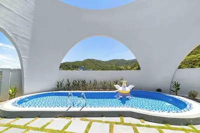 Image de Newly Built Pool Villa / Ideal for Families & Groups / Free Pickup / Bbq
