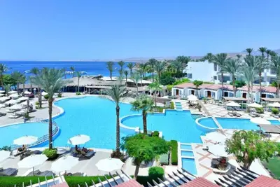 Image de Cliffside Red Sea Retreat with Snorkeling, Spa, Pools and Tennis Courts