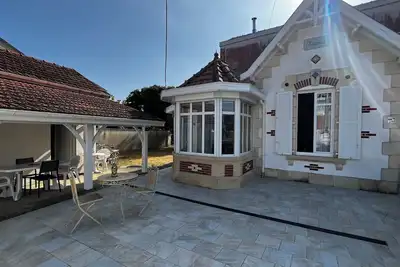 Image de Charmante Villa Soulacaise a deux pas du centre ville – Plage à Pied!