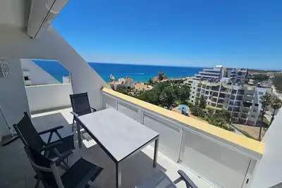 Image de Vue incroyable sur Praia Dos Tres Castelos, tout neuf, parking et accès piscine.