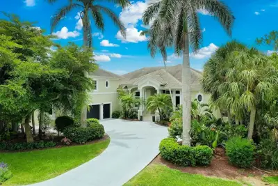 Image de Sanctuary Chateau: Stunning Home in Exclusive Community!