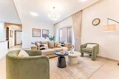 Image de Walk to Metro, Minutes from Ibn Battuta Mall, Victoria Residency by Deluxe Holiday Homes