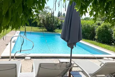 Image de La villa des fleurs à Breuillet - 8 couchages-jardin - belle piscine