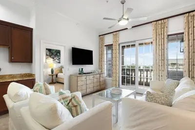 Image de \"Peanuts Place\" A charming 3-bedroom condo in the Village of South Walton, Seacr