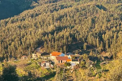 Image de Maison de campagne 'Vale Dos Vascos' avec vue sur la montagne, Wi-Fi et climatisation