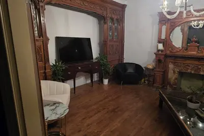 Image de The Plateau Purple House - Iconic Victorian 3 Floor House