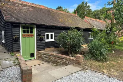 Image de Charming Cottage within Ancient Woodland Forest