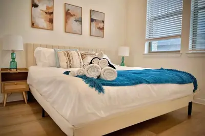 Image de Worker Friendly 1bedroom with gym, WiFi, WasherDryer, Pool, KINGbed, A+Location