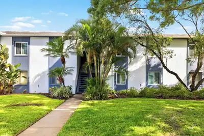 Image de Modern Lakeside Condo 🌅 | 2 Bed, 2 Bath | Oldsmar, Fl