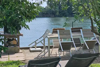 Gite bord de riviére le  lot peche sur place ou farniente au bord de l ea