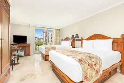 Image de Unwind in Spacious Room w/ Scenic Views Near Waikiki Beach! Outdoor Pool!
