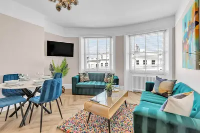 Image de Hove Alone 4 | By My Getaways