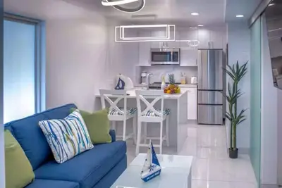 Image de Raintree Suites - Steps to the Beach