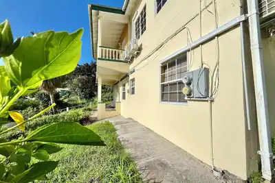 Image de Cozy 2-bedroom apartment in peaceful Saint George with WiFi, Ac