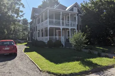 Image de Spacious 5-bedroom House, Walking Distance to Williams