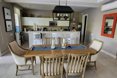 Image de Sophisticated 3 br and private pool at Laguna