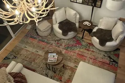 Image de Chic, Stylish Mountainside Ski in/ski out Condo