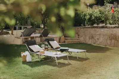 Image de Detached villa in La Rioja Alta: garden and private parking, mini golf, jacuzzi.