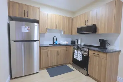 Image de Newly renovated 2 bed 1 bath #Lower floor unit.