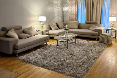 Image de Spacious 4-bedroom house, Free parking, close to O'hare