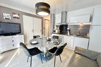 Image de À 100m des pistes de ski, 2ème étage, balcon, casier à ski, 34m², Vars