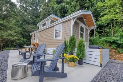 Image de The Leconte Tiny Home Overlooking the Pigeon River