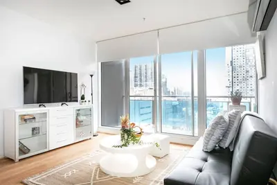 Image de Verve | Cbd 2br City View | Carpark Available