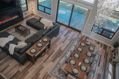 Image de Luxury Mission Valley Retreat•Mountain Views•Firepit•Game Room•Hot Tub•Sleeps 16