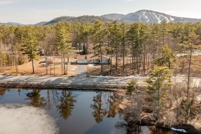 Image de 5br/2ba Lake & Ski House w/ Waterfront & Hot Tub