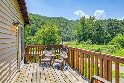 Image de 1 Mi to Hatfield-McCoy Trails: Apt in Matewan