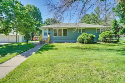 Image de 10 Mi to Downtown: Group Getaway in Minneapolis