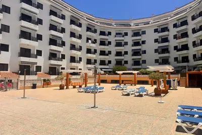 Image de Pambnb – Cozy Beachfront Apartment with Pool