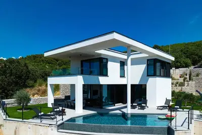 Image de Luxury villa 45° with infinity pool