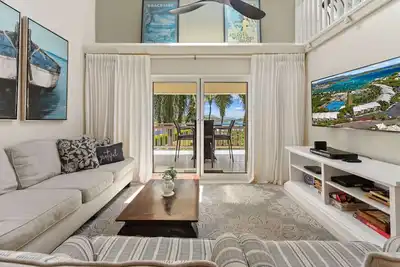 Image de Beachfront 3br condo with pool & gym!