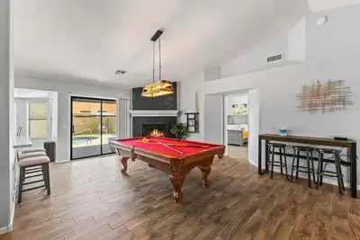 Image de Walk To The Stadium with Pool, Putting Green, & Pool Table & Great Location