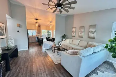 Image de Charming 3-bedroom house with WiFi, Ac in serene Sparks