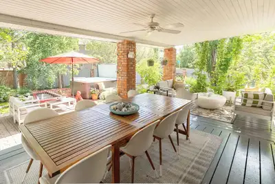 Image de Lessard Lodge - Sleeps 10 - Hot tub - Ac