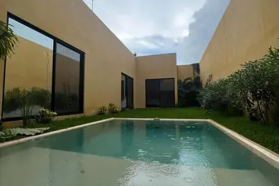 Image de One-story house with Alberca