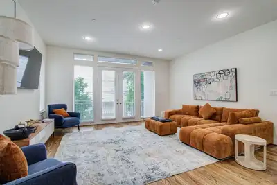 Image de Hermann Park Hideaway Sleeps 12 w/ Parking & Patio