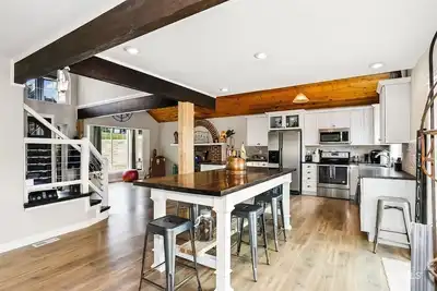 Image de Scenic Nest in the Wilderness: Beautiful, Boise Area Mountain Getaway!