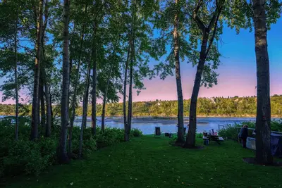 Image de An Urban Glamping Haven Hidden Along Calgary's Bow River