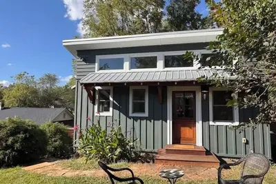 Image de Quiet Tiny Home Walking Distance to Downtown