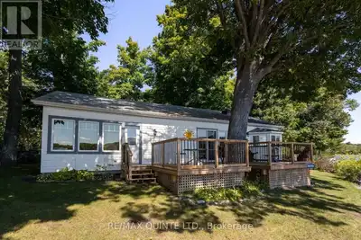 Image de Sunny Pines on the Lake