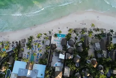Image de Orange Beach House 10bdr in Tulum Hotel Zone, Wake up every morning on the beach