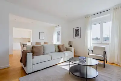 Image de Blueground | Areeiro, balcony, nr Praça de Londres